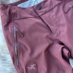 ❄️🎿Arc'teryx Ravenna Ski Pant (2021) Women’s 4 Mauve color